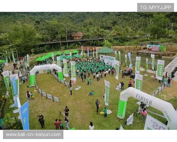 “东部新区定向越野：在大自然中与时间赛跑”